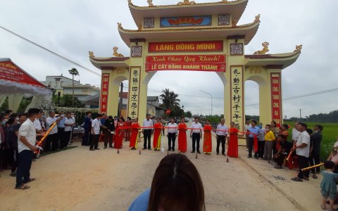 Lễ cắt băng khánh thành cổng làng Đồng Minh, xã Thái Hòa